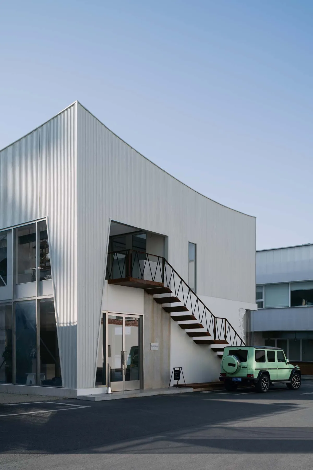 BIM建筑|Flop艺术空间 / 房子和诗建筑事务所