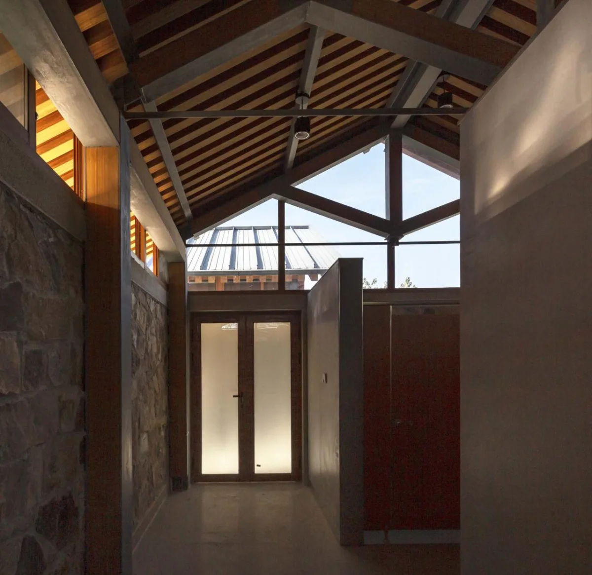 BIM建筑|南京汤山猿人洞游客驿站 / 东南大学建筑设计研究院建筑技术与艺术(ATA)工作室