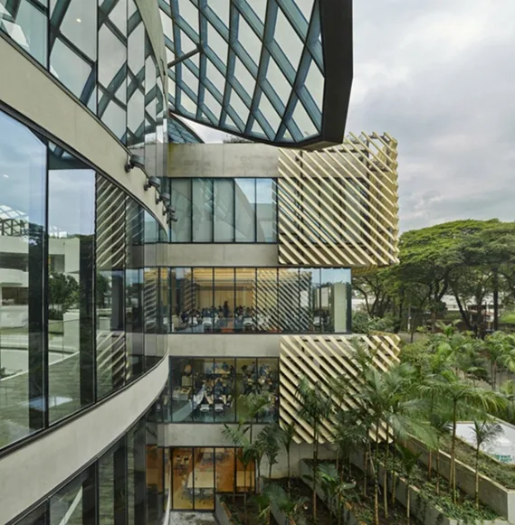 BIM建筑|萨夫迪在圣保罗医疗中心设计玻璃中庭拱顶