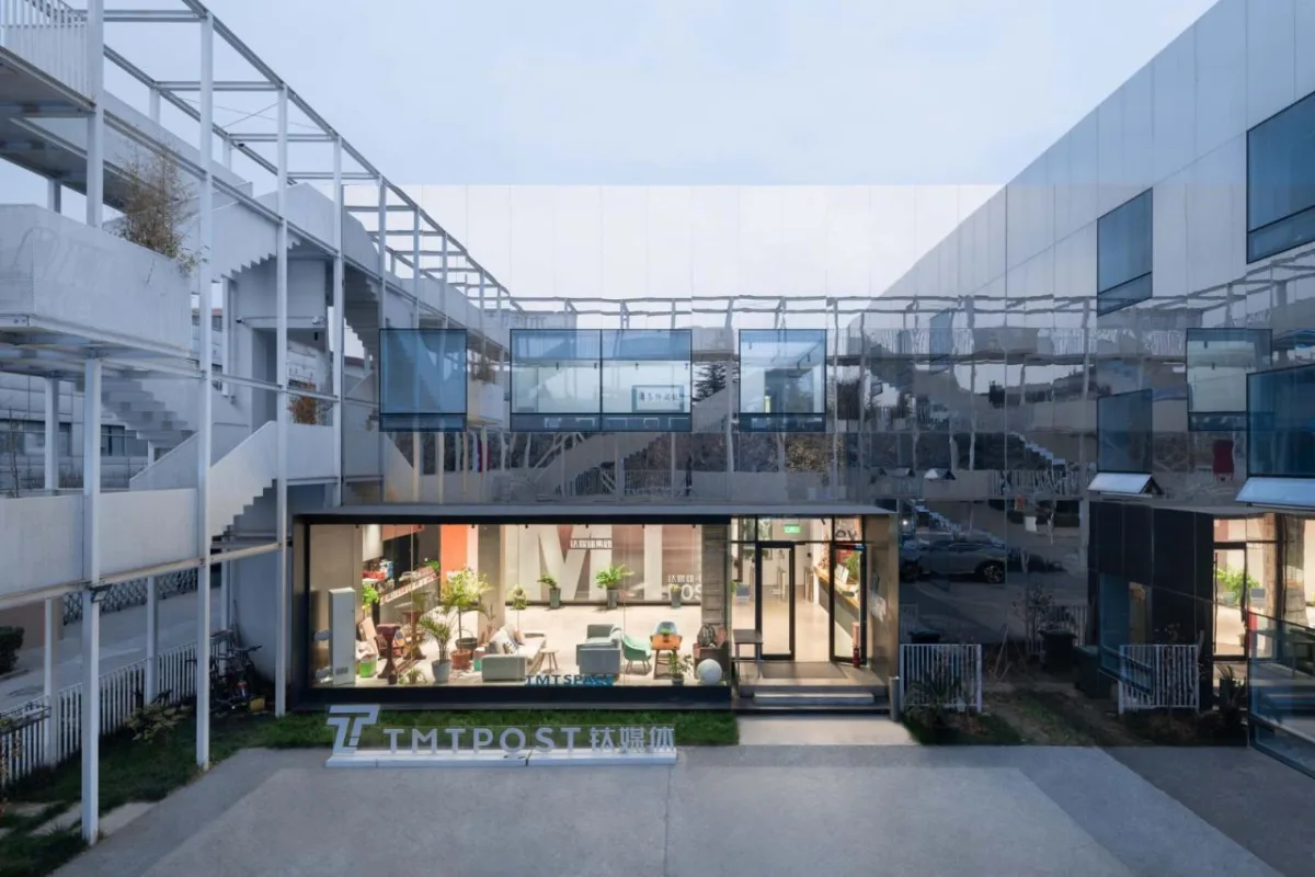 BIM建筑|钛媒体“折叠公园”，北京团河派出所旧址改造 / 靠近设计
