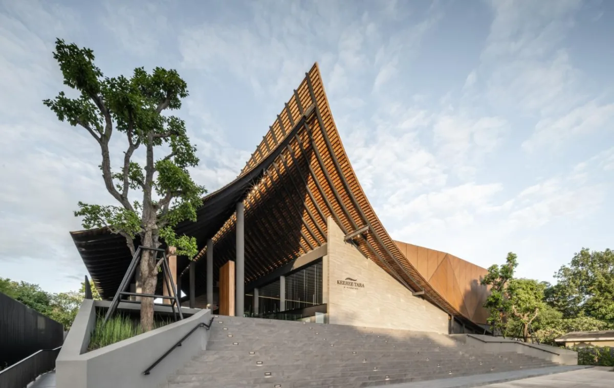BIM建筑|超大规模泰式餐厅 Keereetara / IDIN Architects