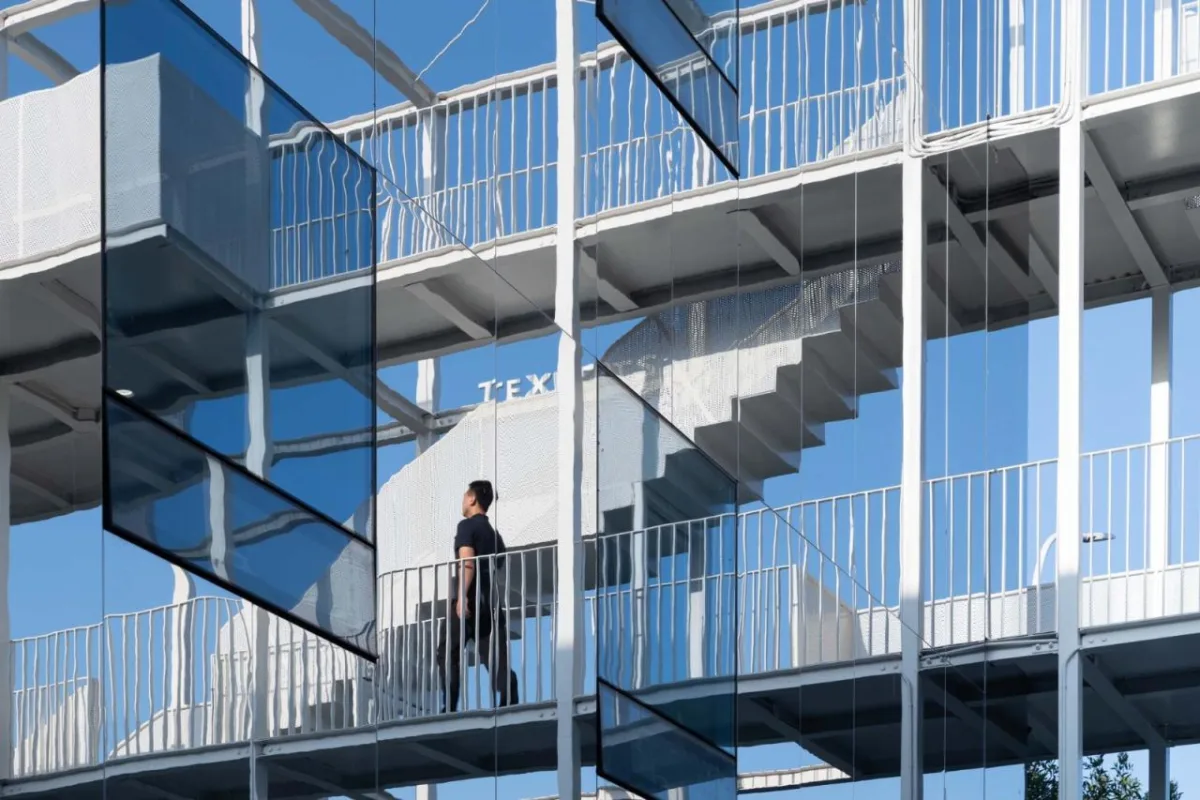 BIM建筑|钛媒体“折叠公园”，北京团河派出所旧址改造 / 靠近设计