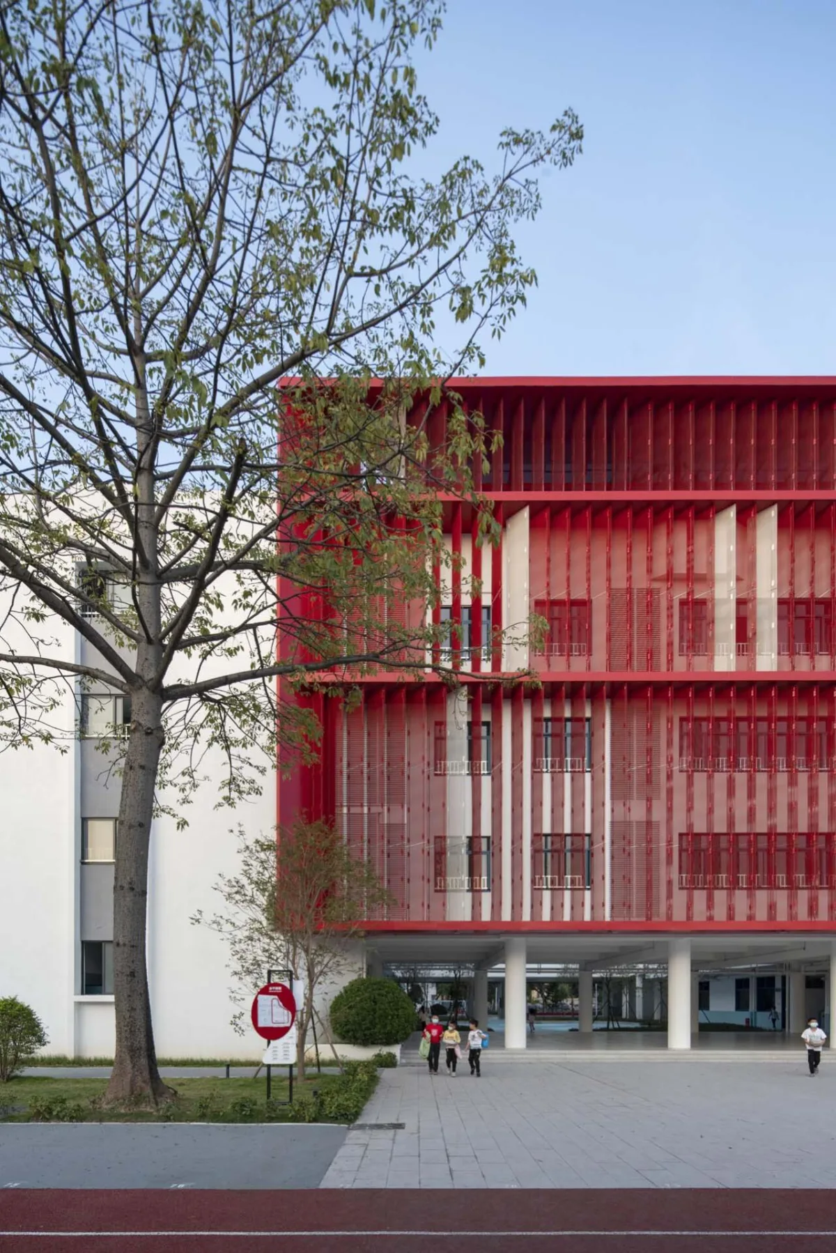 BIM建筑|龙江外国语学校附属小学改造（旺岗小学） / 竖梁社建筑