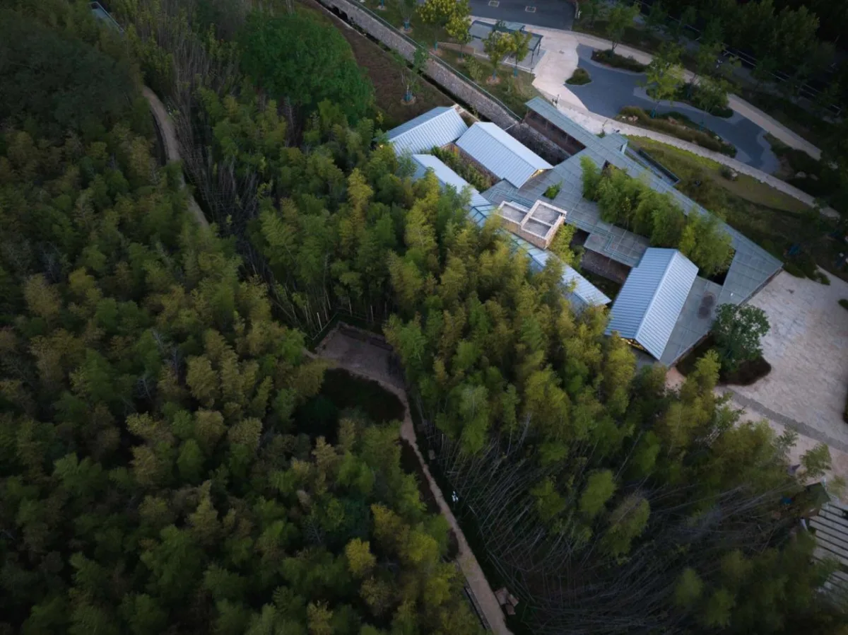 BIM建筑|南京汤山猿人洞游客驿站 / 东南大学建筑设计研究院建筑技术与艺术(ATA)工作室