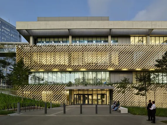 BIM建筑|萨夫迪在圣保罗医疗中心设计玻璃中庭拱顶