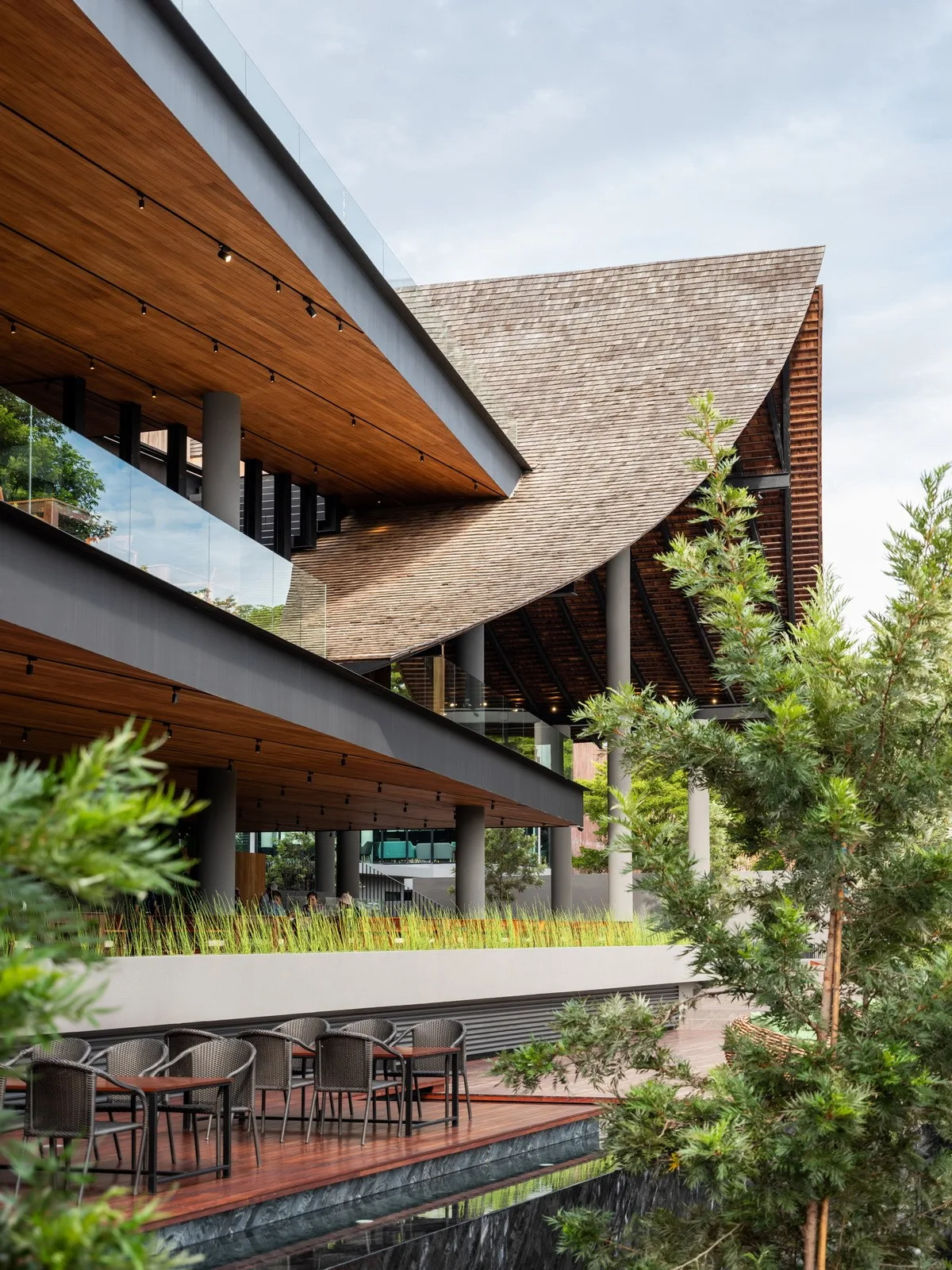 BIM建筑|超大规模泰式餐厅 Keereetara / IDIN Architects