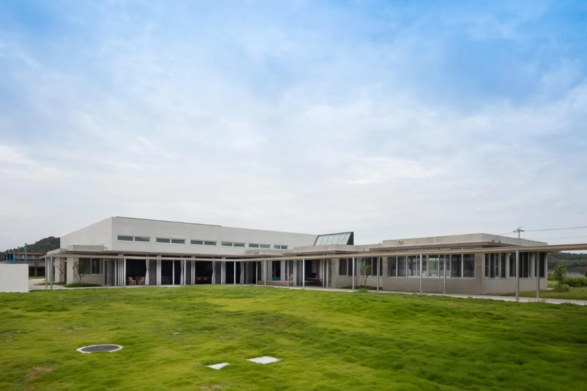 BIM建筑|组团式校园，广岛叡智学院 / CAn
