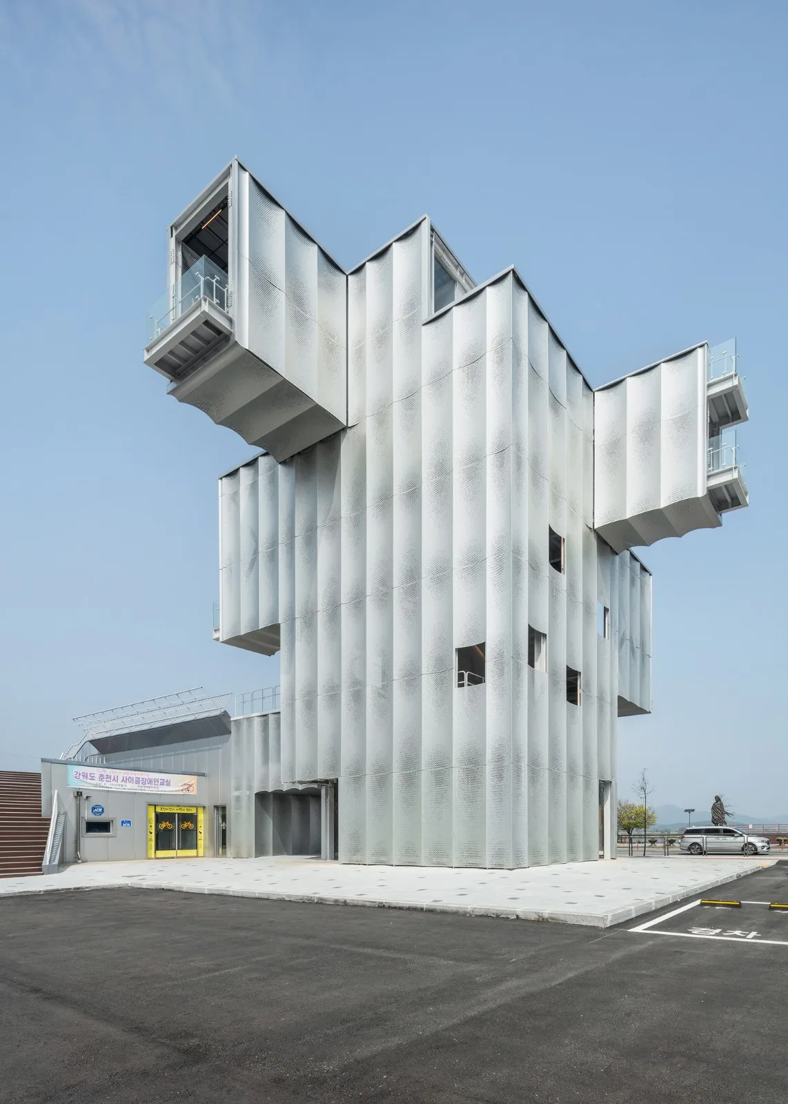BIM建筑|穿孔板高阶用法，千高原观景台 / Emer-sys