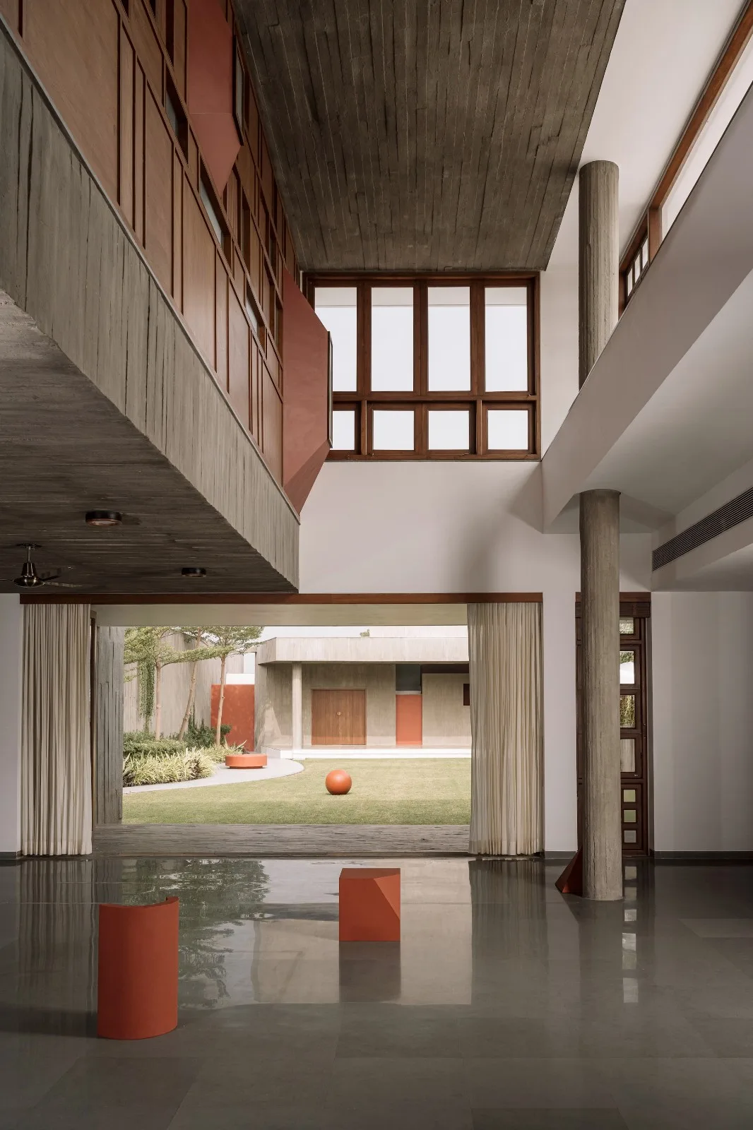 BIM建筑|围合之家 / Design Ni Dukaan