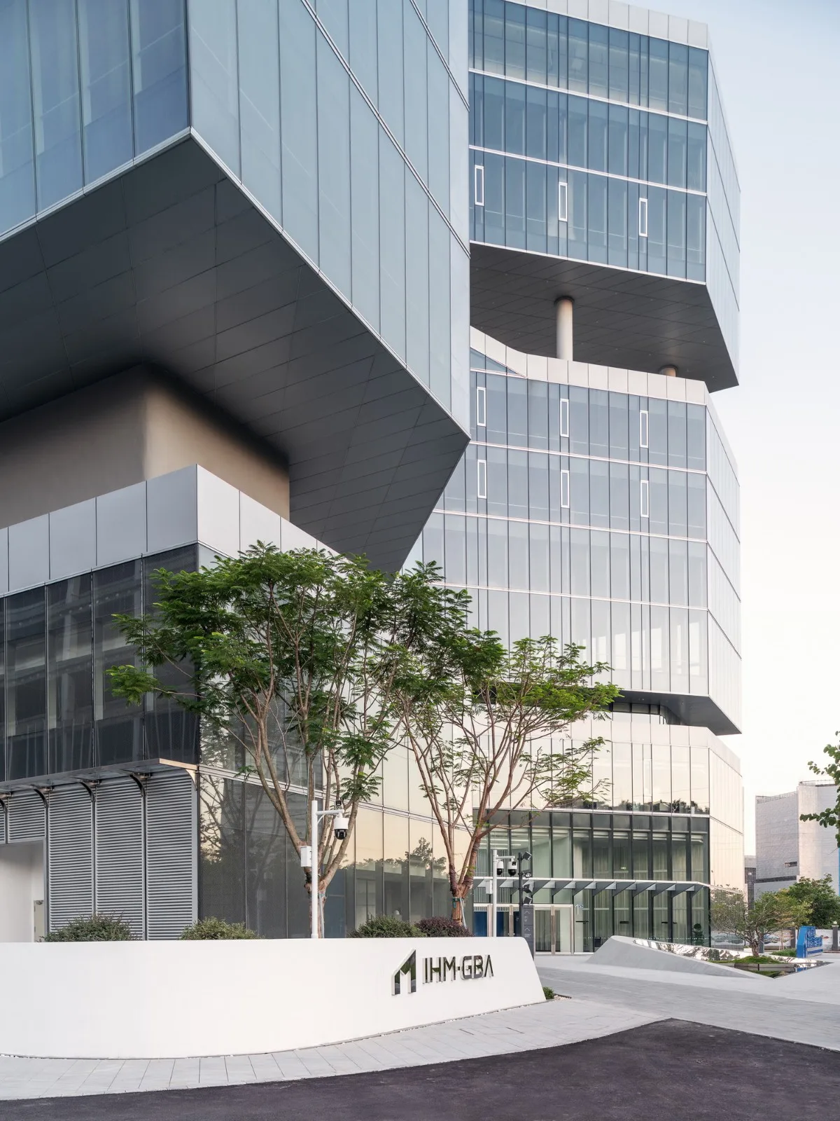 BIM建筑|粤港澳大湾区高性能医疗器械创新中心 / 海茵建筑