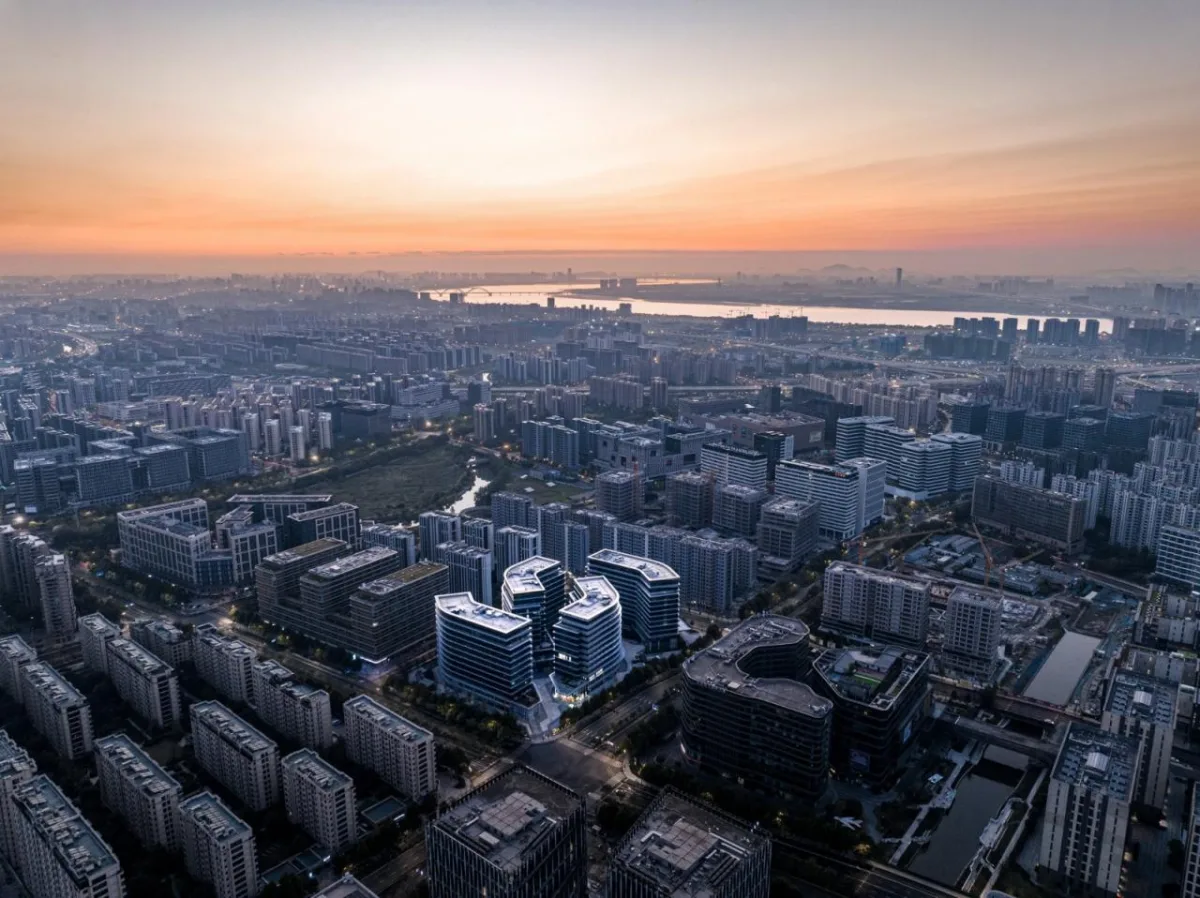 BIM建筑|顺势而为的扭转：杭州东站花园国际 / goa大象设计