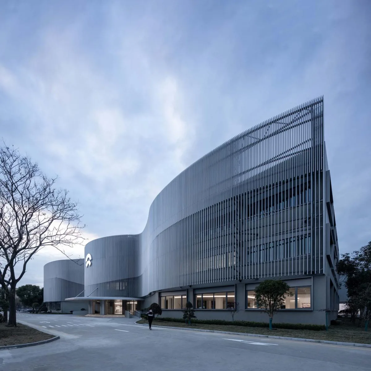 BIM建筑|蔚来交付中心 / Kokaistudios