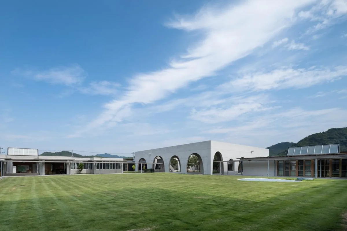 BIM建筑|组团式校园，广岛叡智学院 / CAn