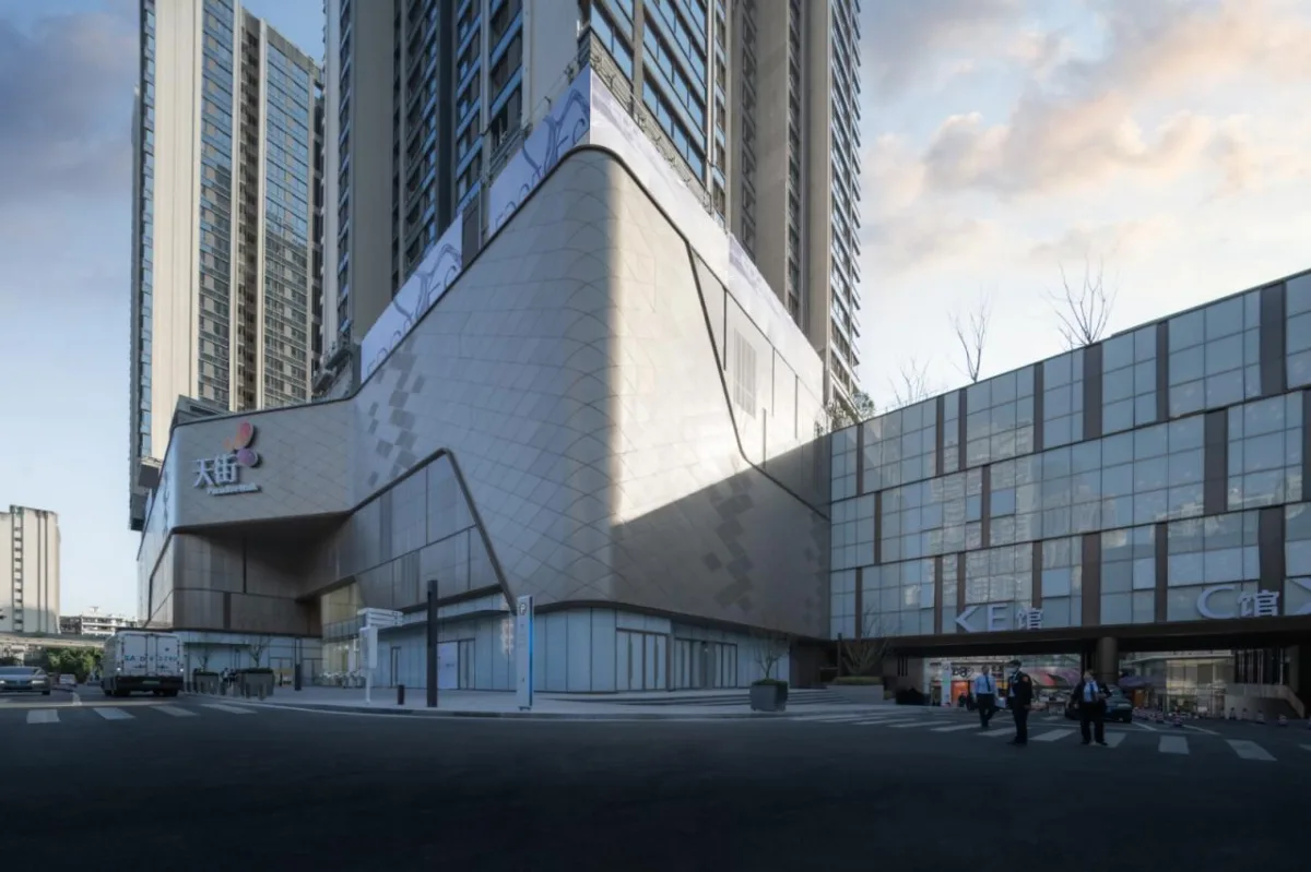 BIM建筑|十年筑造，一座天街一座城：重庆龙湖时代天街E馆 / 成执设计