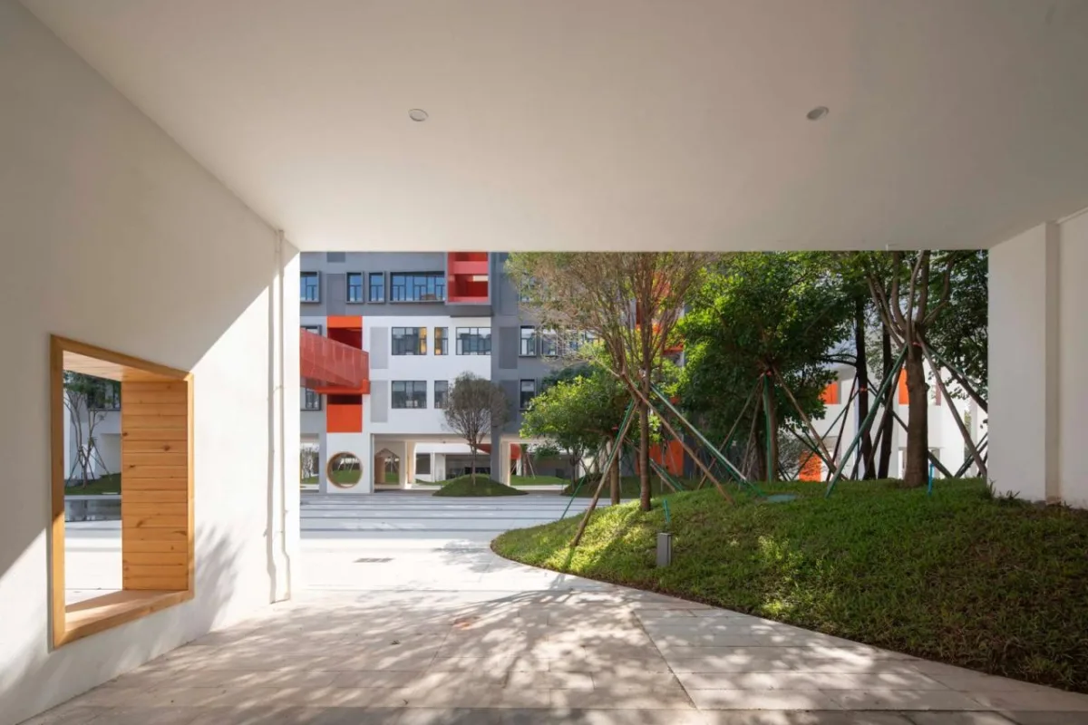 BIM建筑|南海桂城金桂高中 / 竖梁社