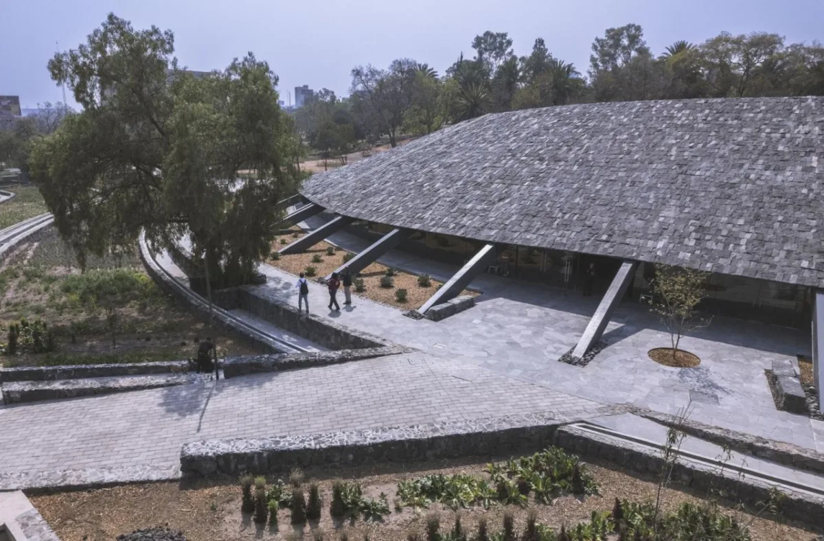 BIM建筑|覆盖在大地上，查普尔特佩克环境文化中心 / ERREqERRE Arquitectura y Urbanismo + Taller ID