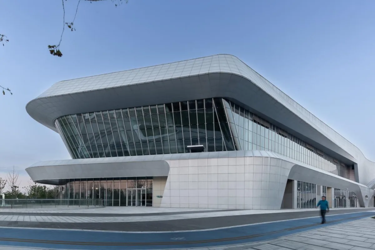 BIM建筑|体育运动催化城市生活：桐乡市全民健身中心暨李宁体育园 / PTD柏涛设计