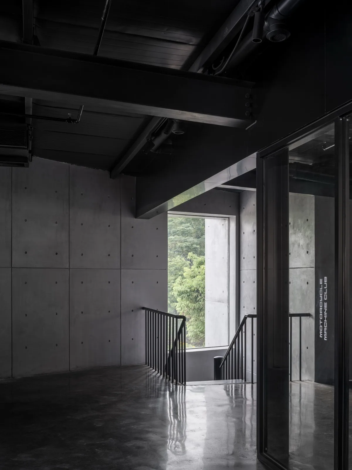 BIM建筑|机器与隐喻的诗学：顺德EW机车展厅 / SN-A超然建筑