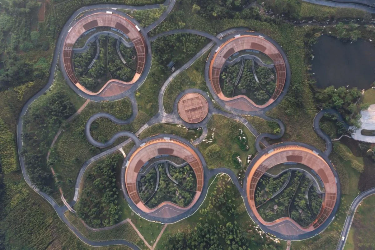 BIM建筑|成都熊猫新舍: 溪谷林壑间的自然栖居 / EID Arch姜平工作室
