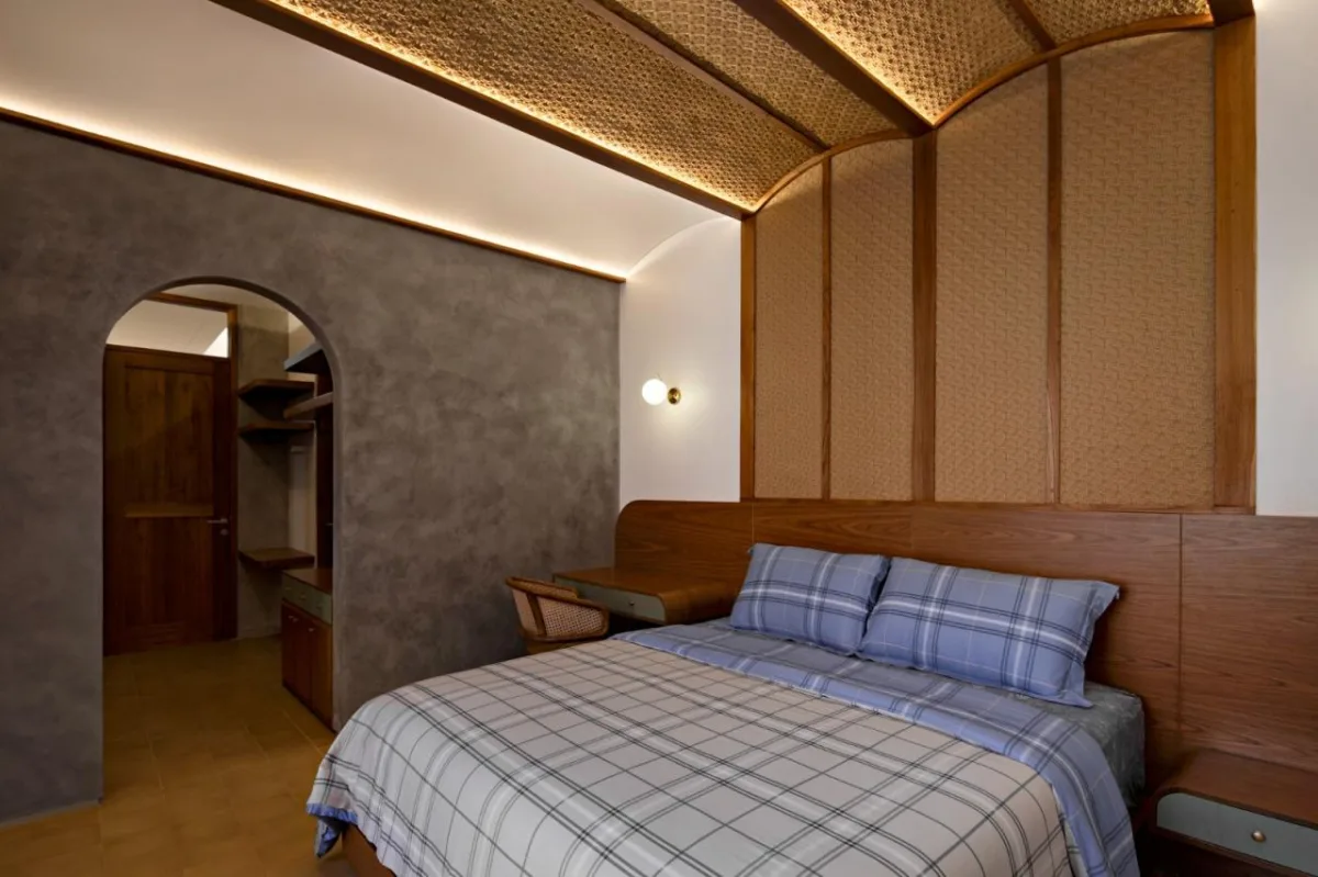BIM建筑|爪哇屋顶+旋转房间，分心的房子 / Ismail Solehudin Architecture