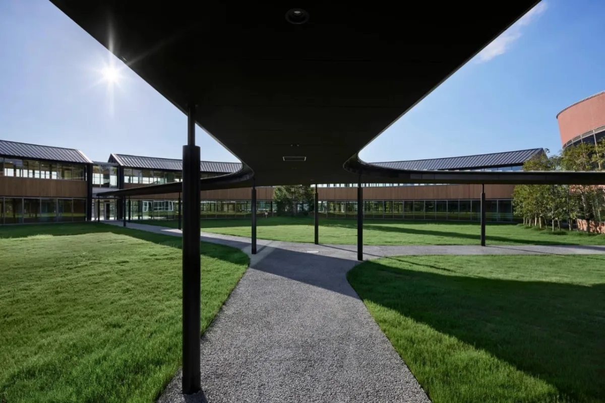 BIM建筑|爱光学园 / 大成建设