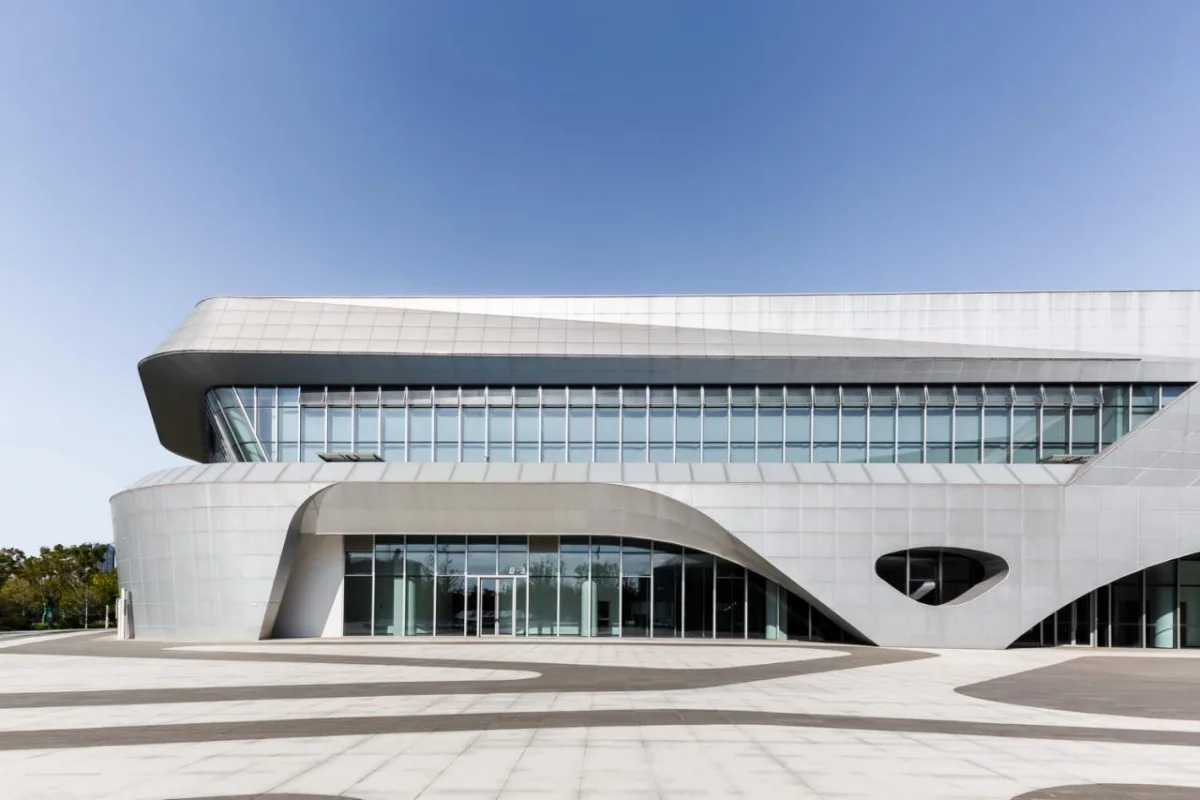 BIM建筑|体育运动催化城市生活：桐乡市全民健身中心暨李宁体育园 / PTD柏涛设计