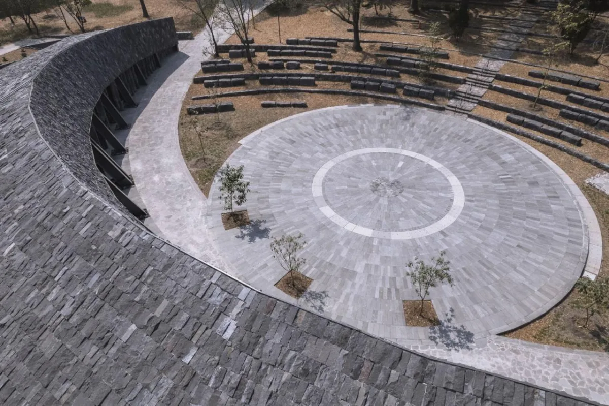 BIM建筑|覆盖在大地上，查普尔特佩克环境文化中心 / ERREqERRE Arquitectura y Urbanismo + Taller ID