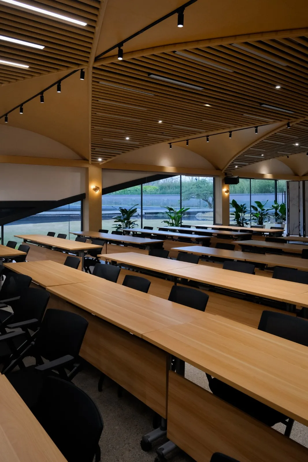 BIM建筑|竹文化的意象解读：崇州·竹艺村游客中心 / 小隐建筑