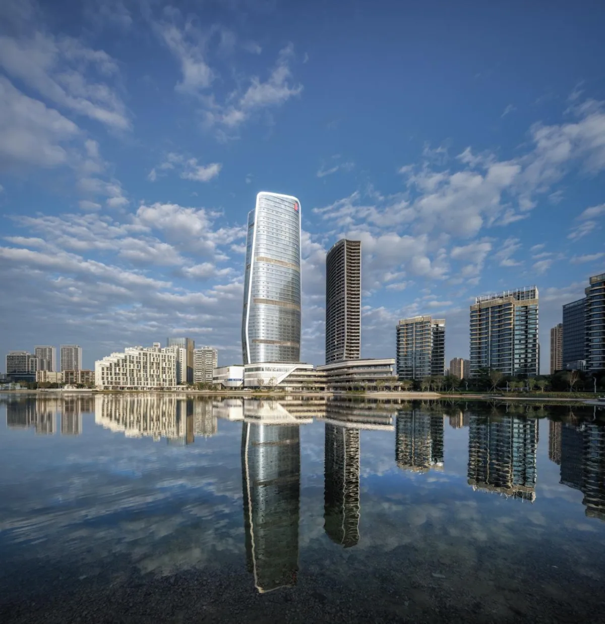 BIM建筑|金湾华发国际商务中心 / 10 Design