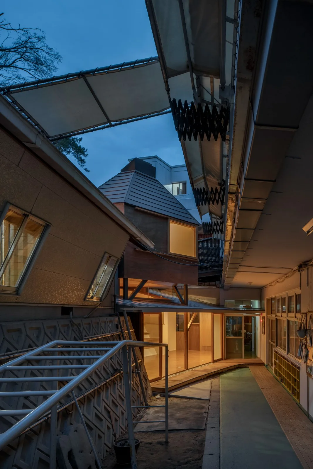 BIM建筑|消解死胡同，山里保育园改扩建 / 吉村真基建筑计画事务所 | MYAO