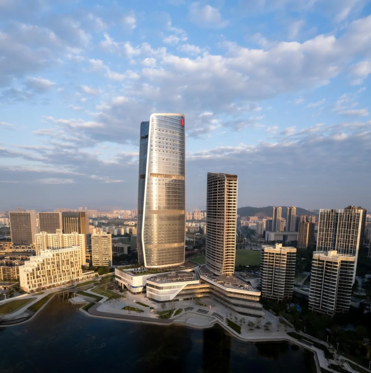 BIM建筑|金湾华发国际商务中心 / 10 Design