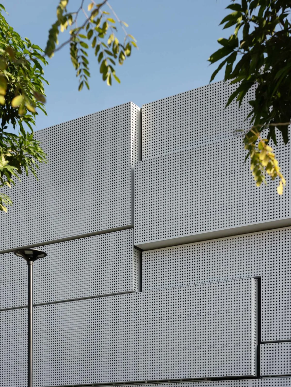 BIM建筑|BMW宝马前海客户体验中心 / 朱海博建筑设计事务所