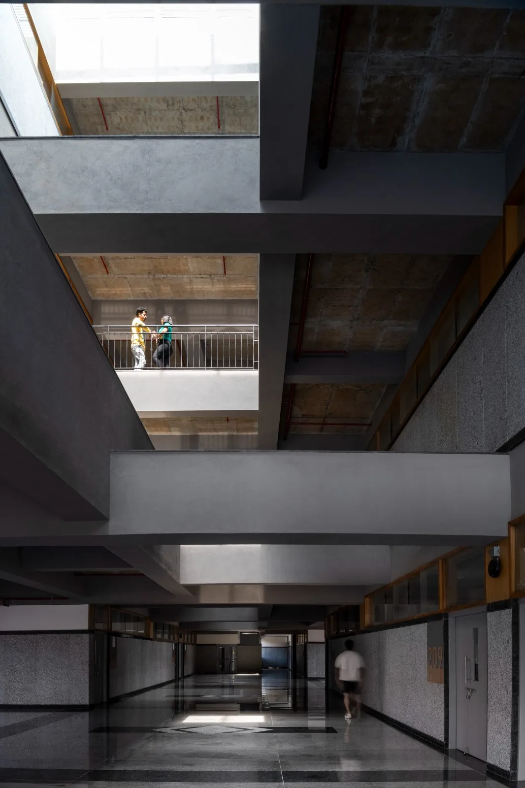 BIM建筑|班加罗尔圣约瑟夫法学院 / BetweenSpaces