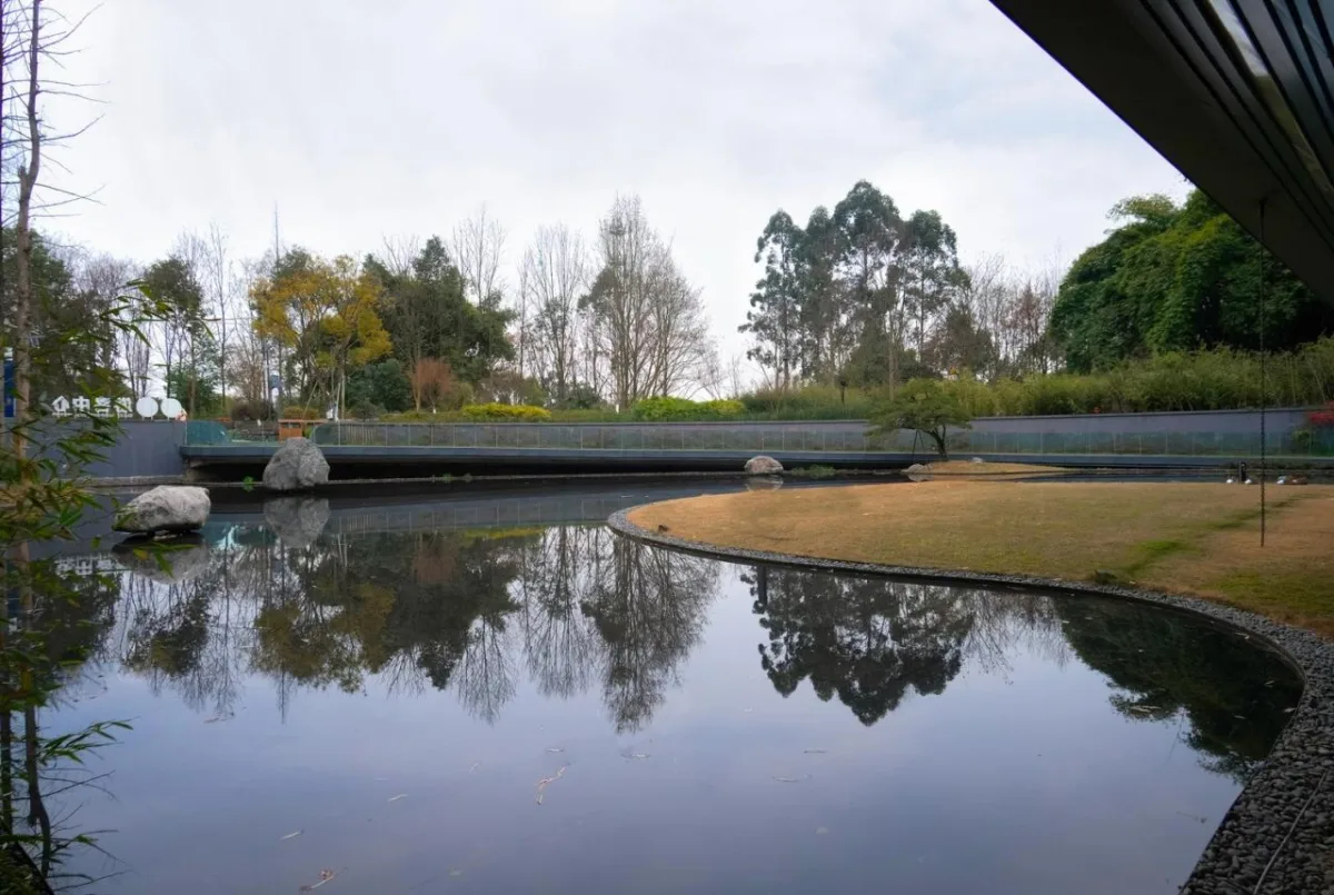 BIM建筑|竹文化的意象解读：崇州·竹艺村游客中心 / 小隐建筑