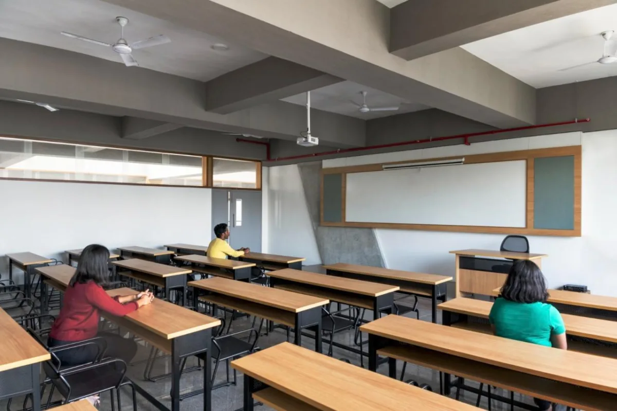 BIM建筑|班加罗尔圣约瑟夫法学院 / BetweenSpaces