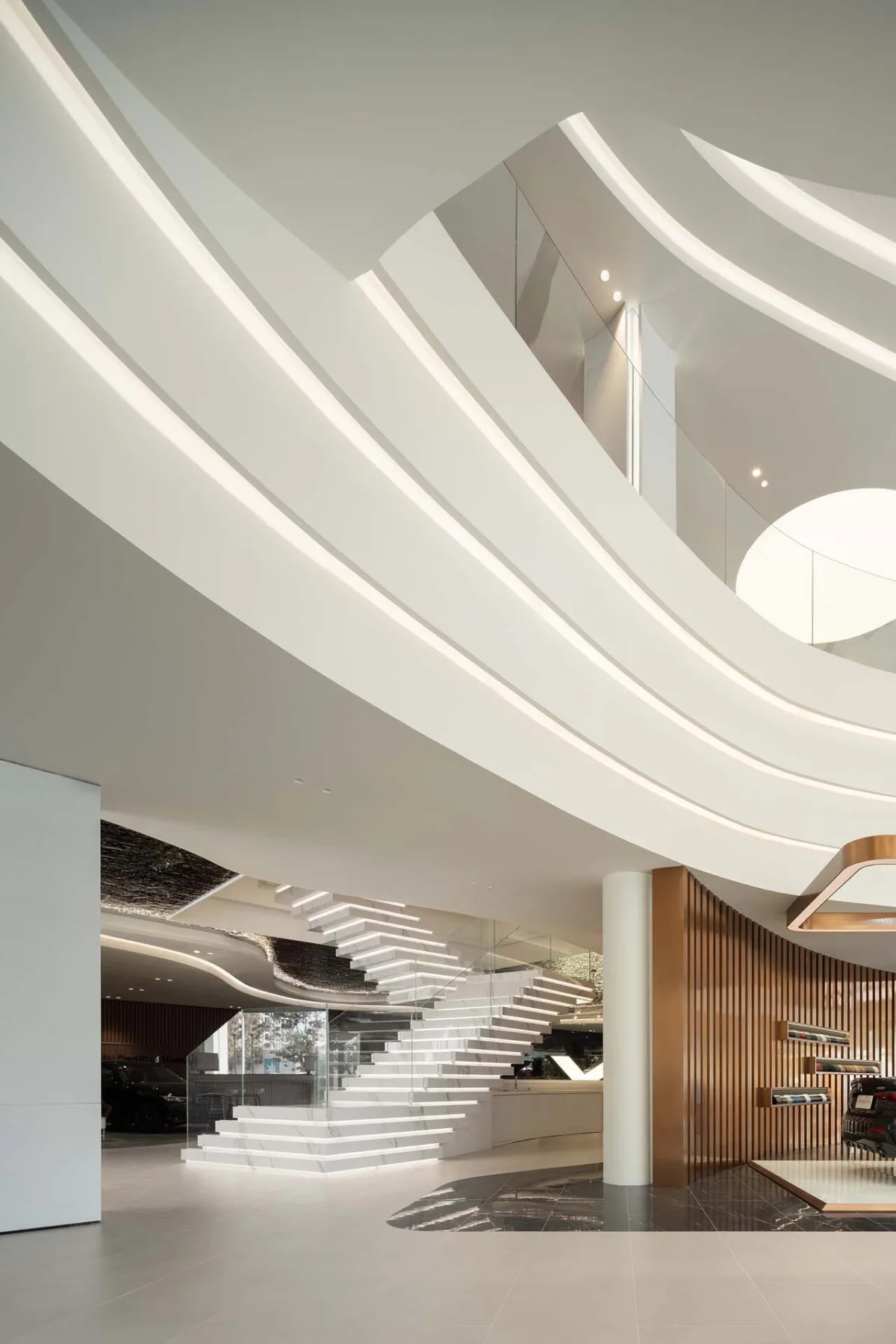 BIM建筑|BMW宝马前海客户体验中心 / 朱海博建筑设计事务所