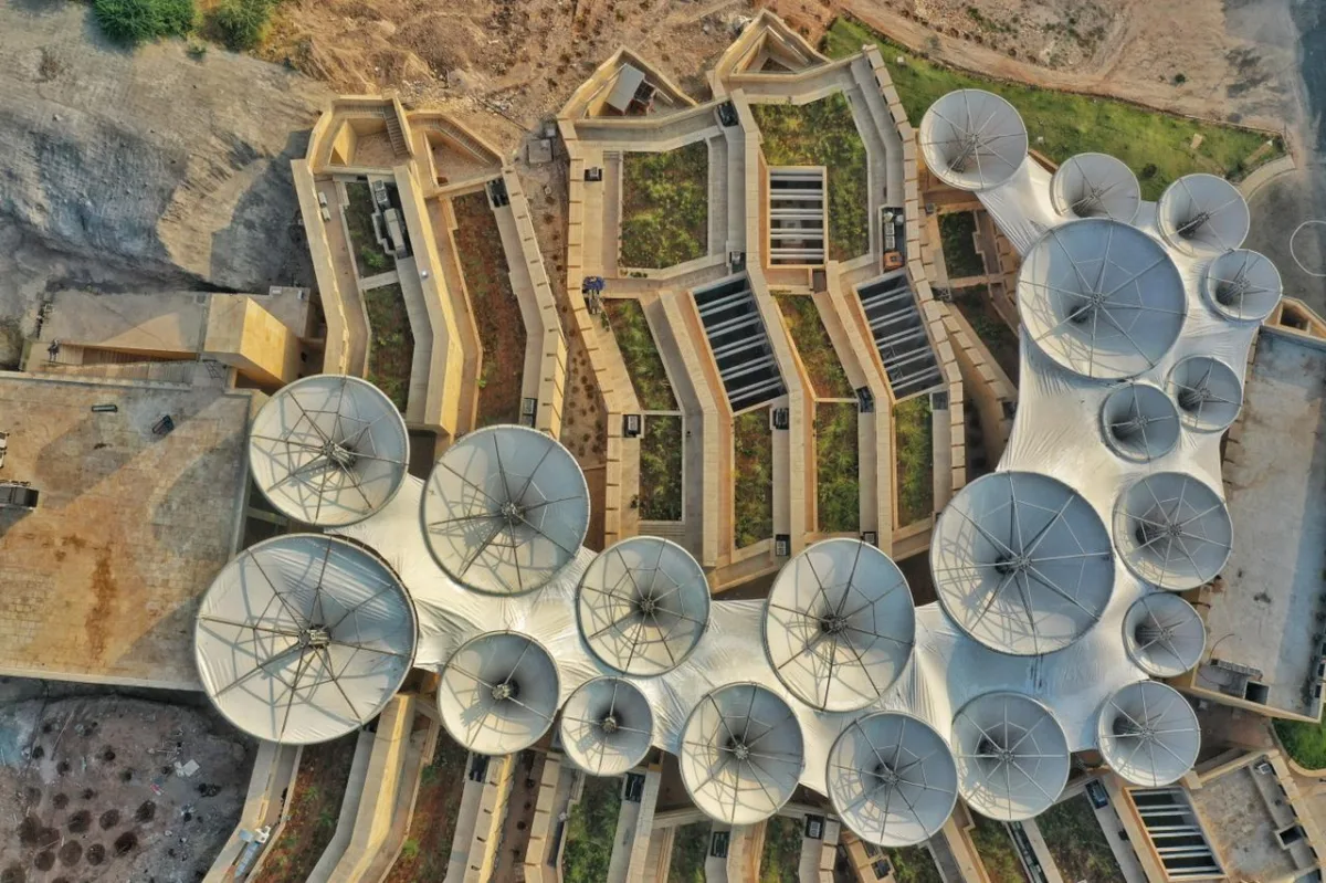 BIM建筑|Smritivan 地震纪念馆 / Vastushilpa Sangath