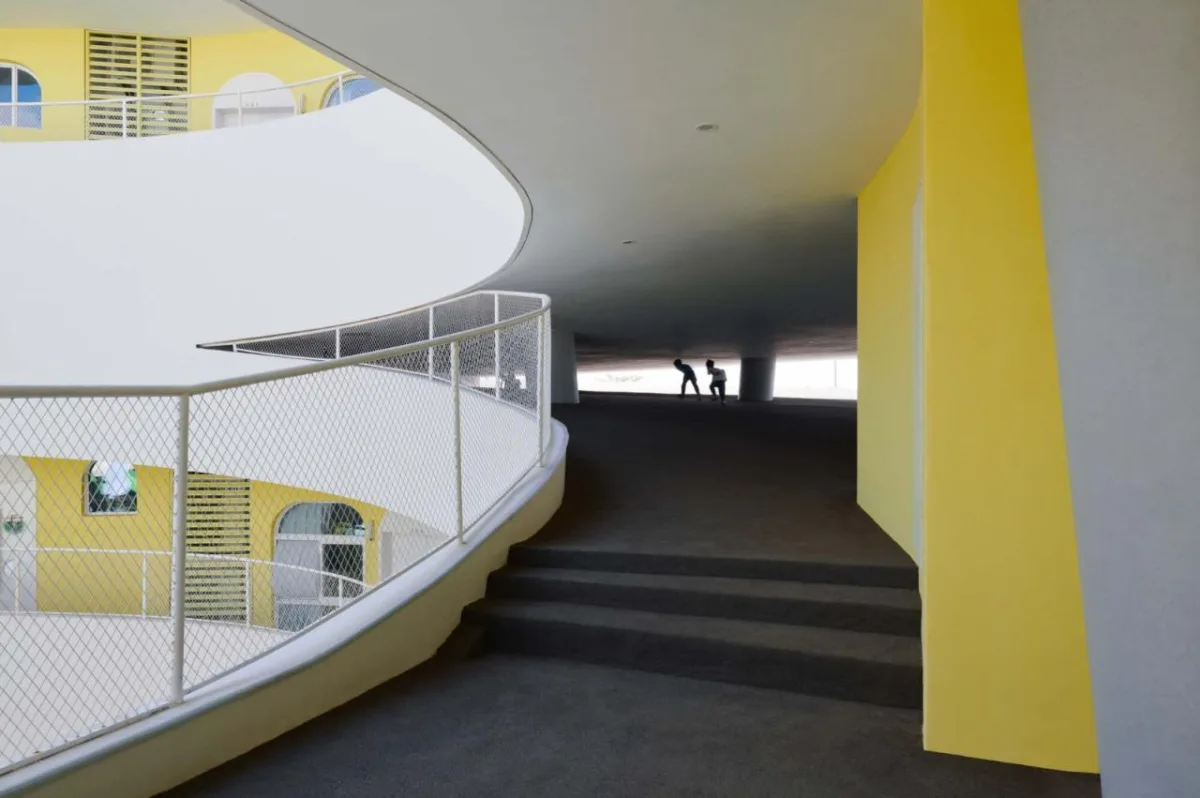 BIM建筑|海口江东寰岛实验学校 / 迹·建筑事务所