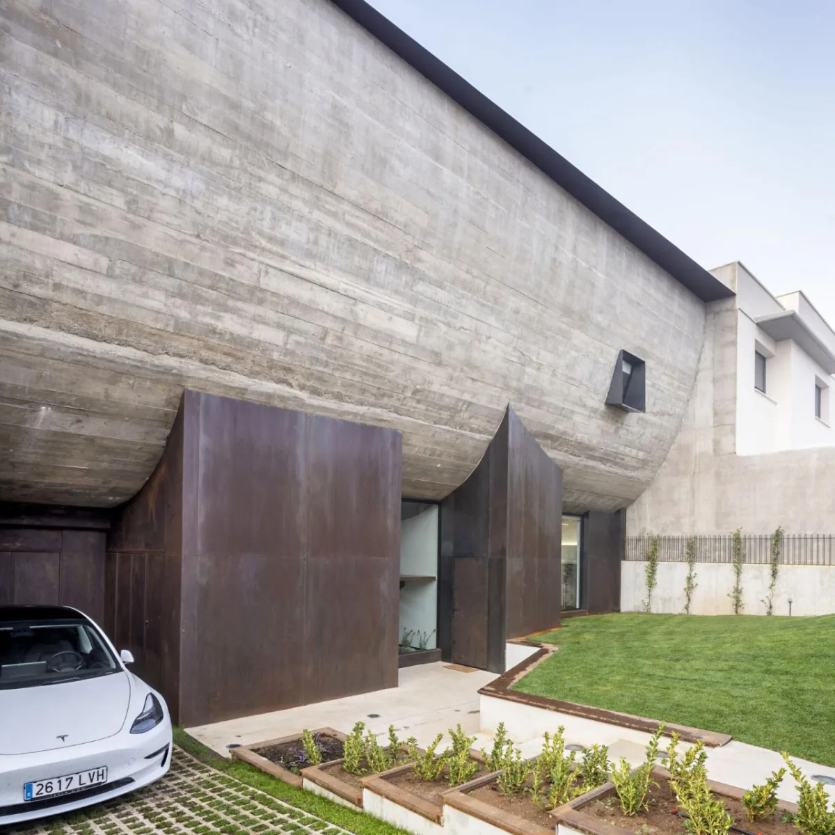 BIM建筑|混凝土外壳，NAU 住宅 / MUKA Arquitectura
