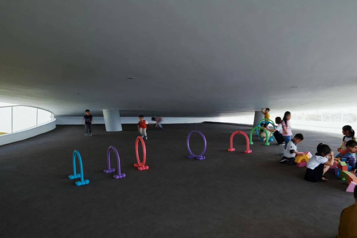 BIM建筑|海口江东寰岛实验学校 / 迹·建筑事务所