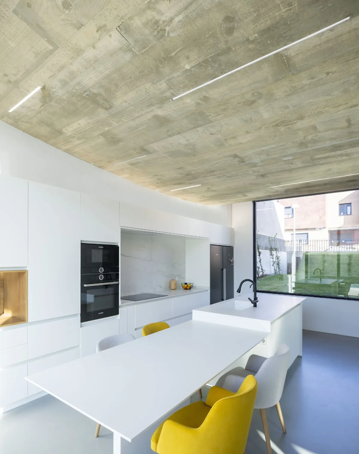 BIM建筑|混凝土外壳，NAU 住宅 / MUKA Arquitectura