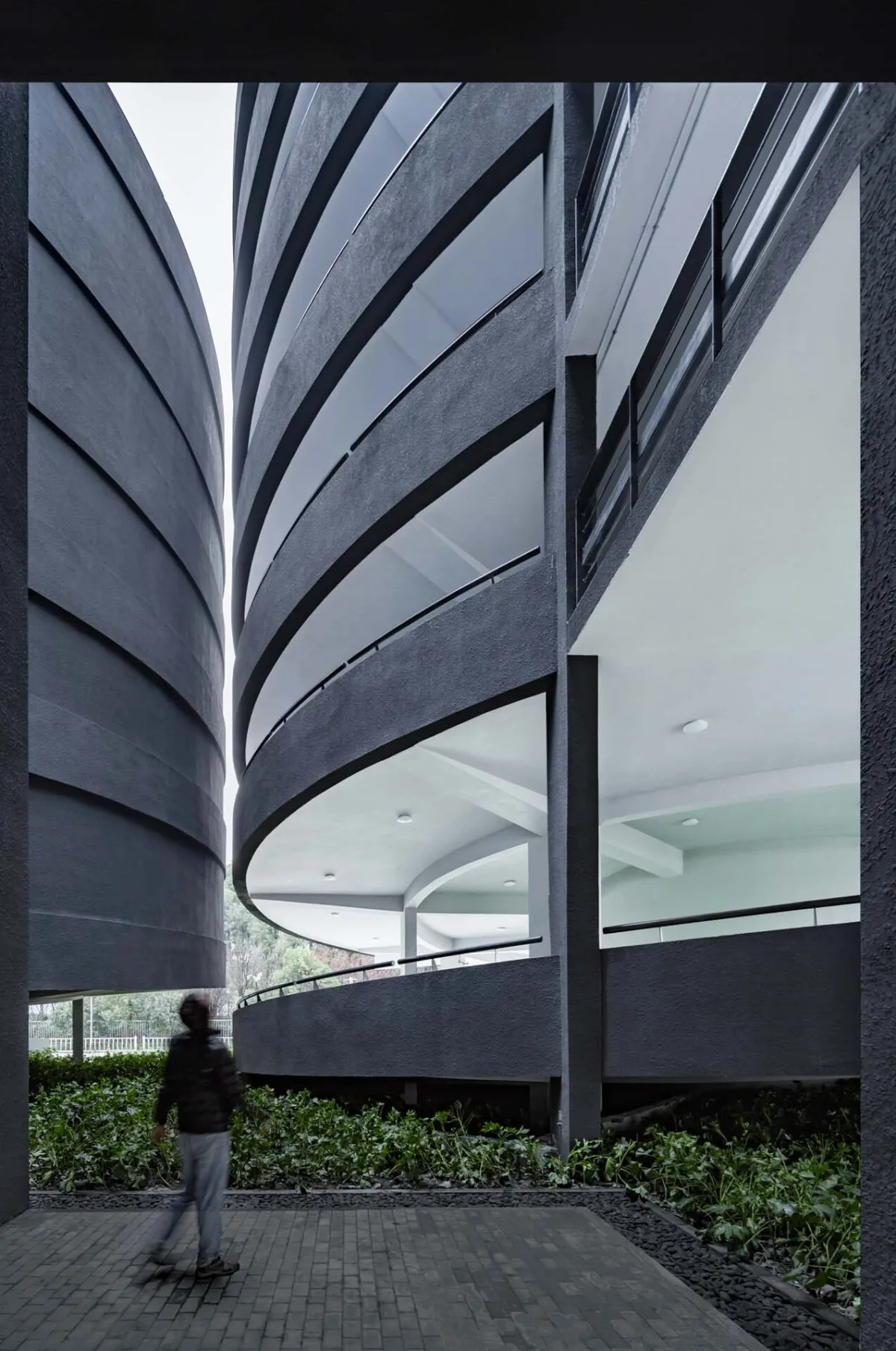 BIM建筑|三区博世汽车部件项目S215停车楼（一期 ）/ 中衡设计集团
