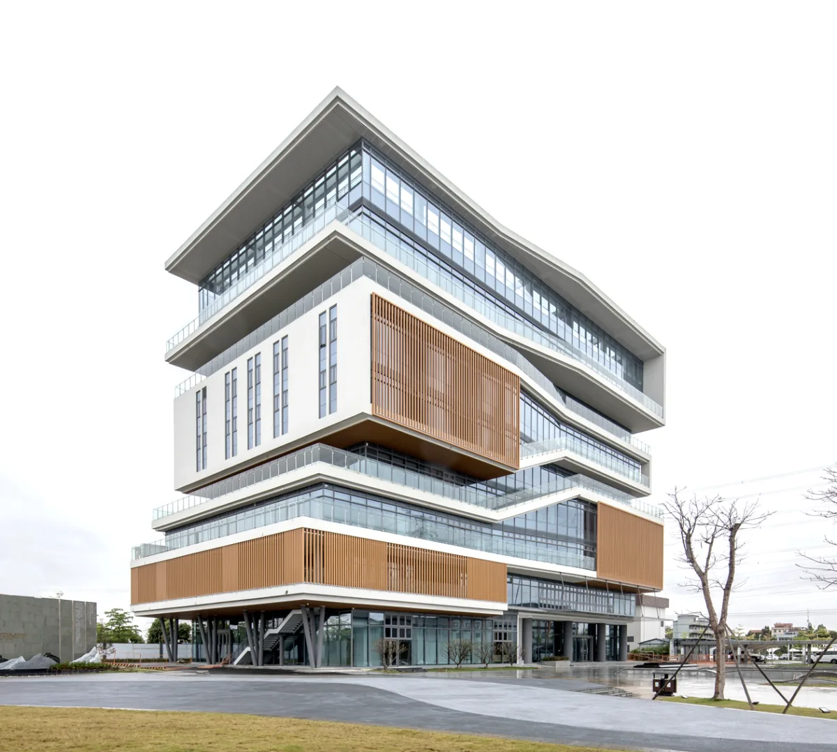 BIM建筑|立于水乡新区的精神堡垒：东莞水乡科创二期 / 森磊国际