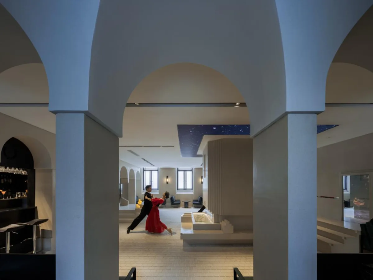 BIM建筑|Piazza in a room：Mapoly Coffee满坡栗咖啡(历史博物馆店) / Wutopia Lab