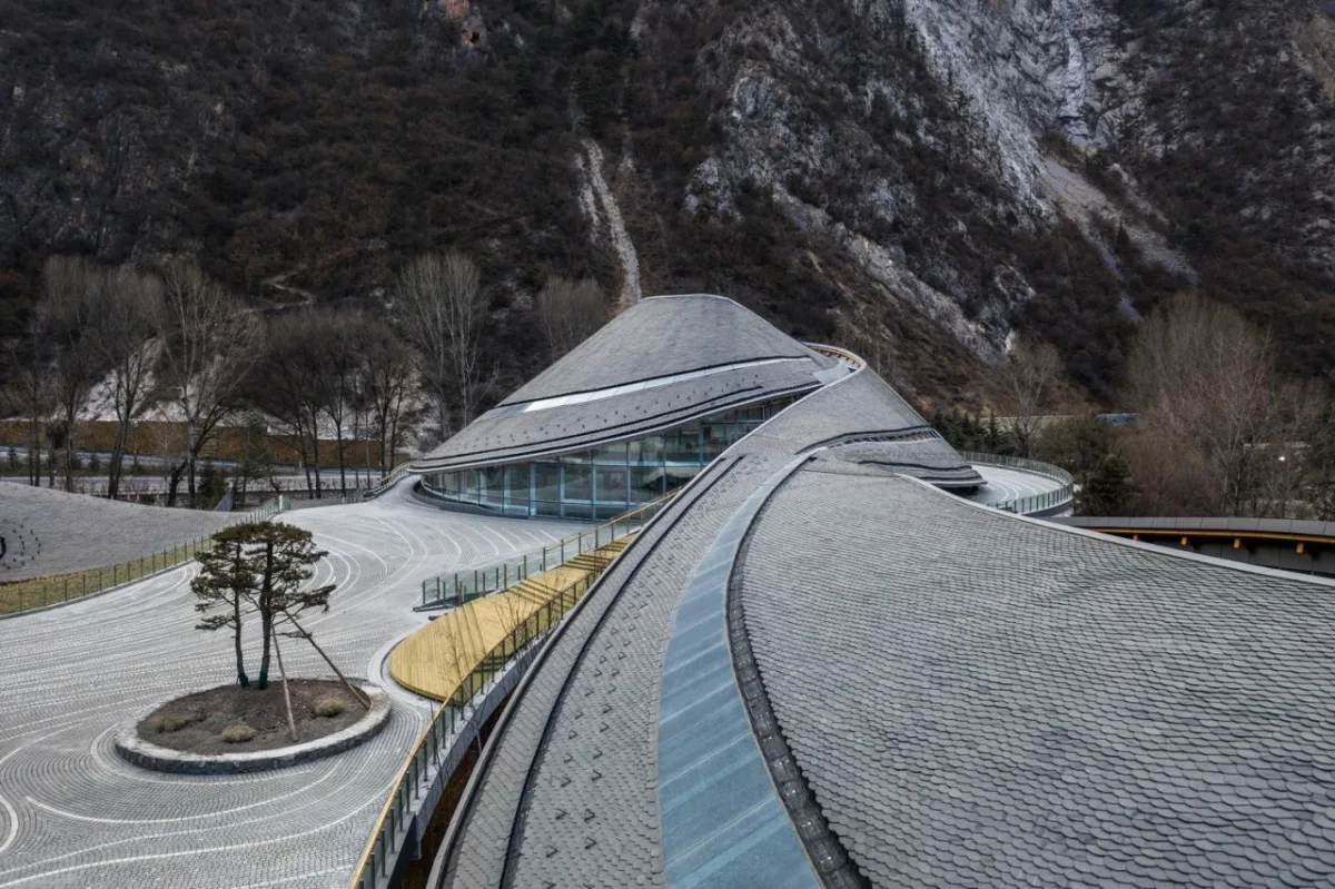 BIM建筑|九寨沟景区沟口立体式游客服务中心 / 清华大学建筑设计研究院