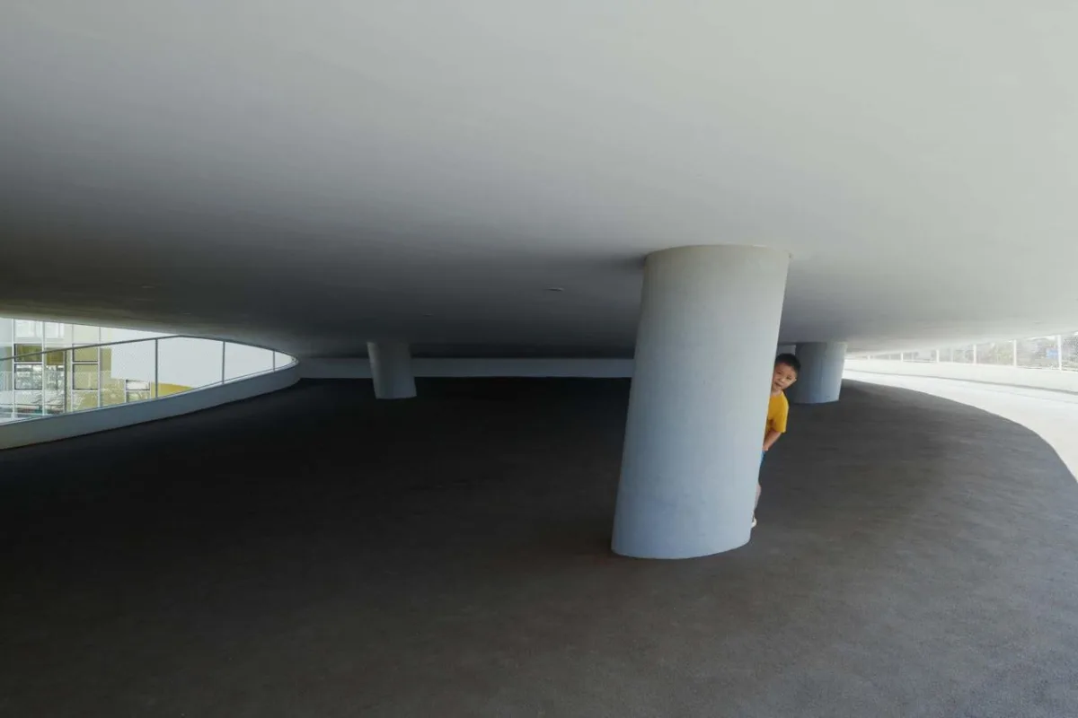 BIM建筑|海口江东寰岛实验学校 / 迹·建筑事务所