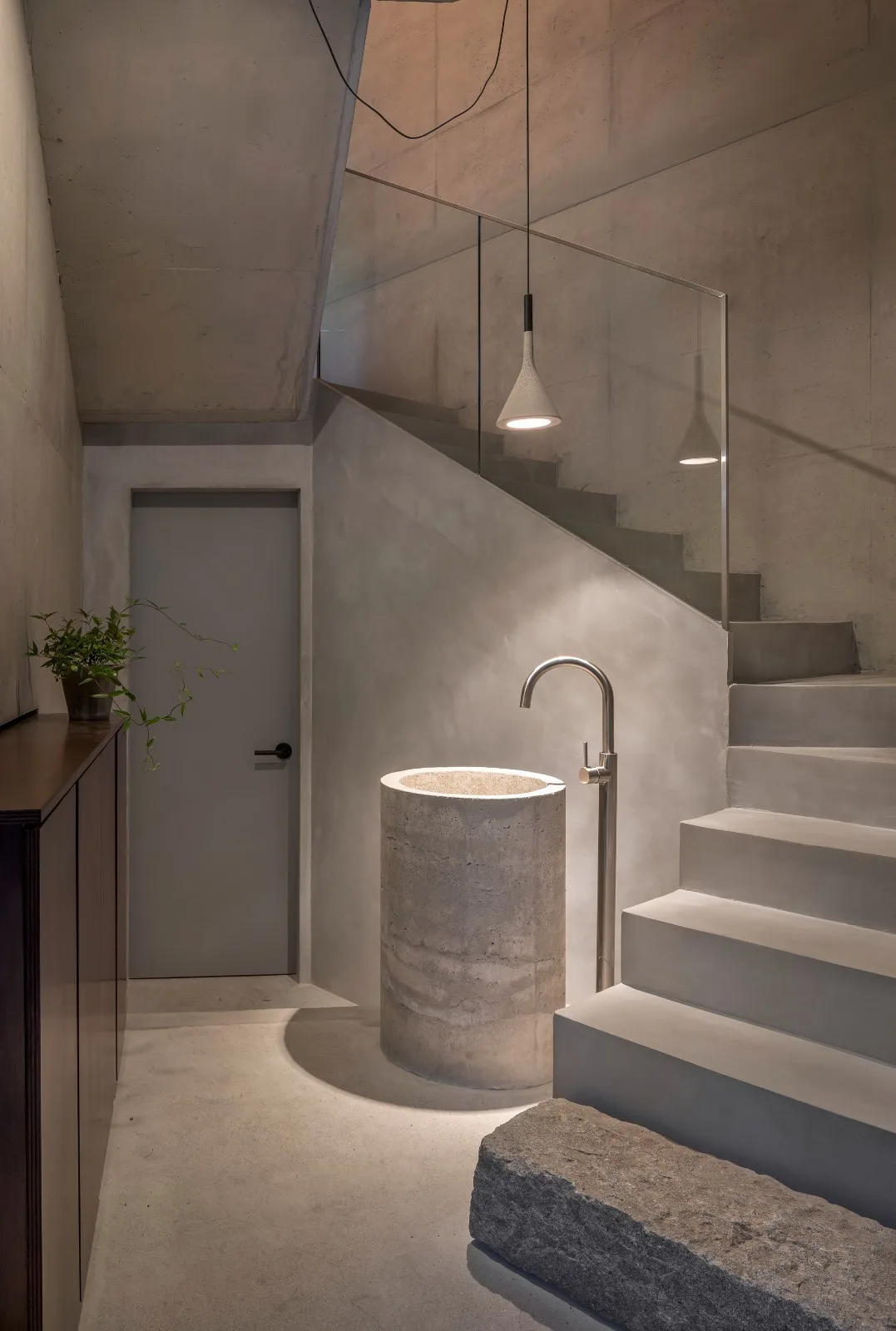 BIM建筑|自然美感，芝山石屋 / PLAN建筑事务所