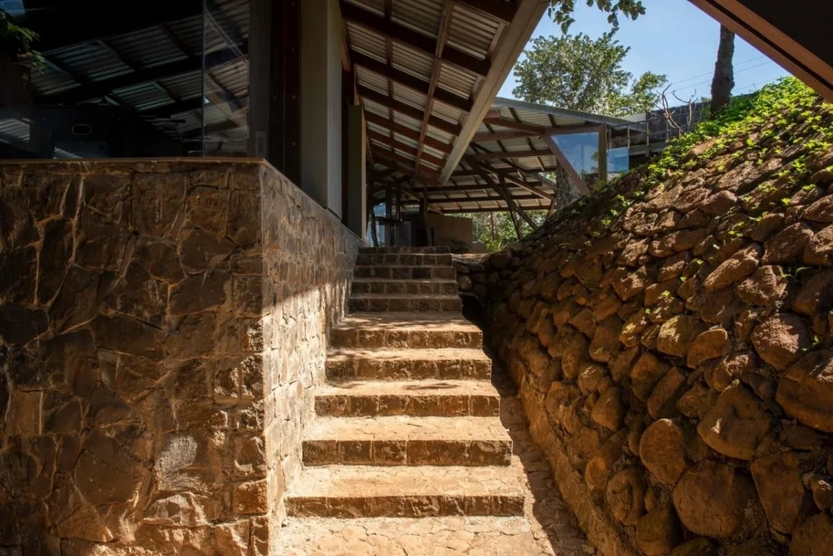BIM建筑|侧廊之屋 / Malik Architecture