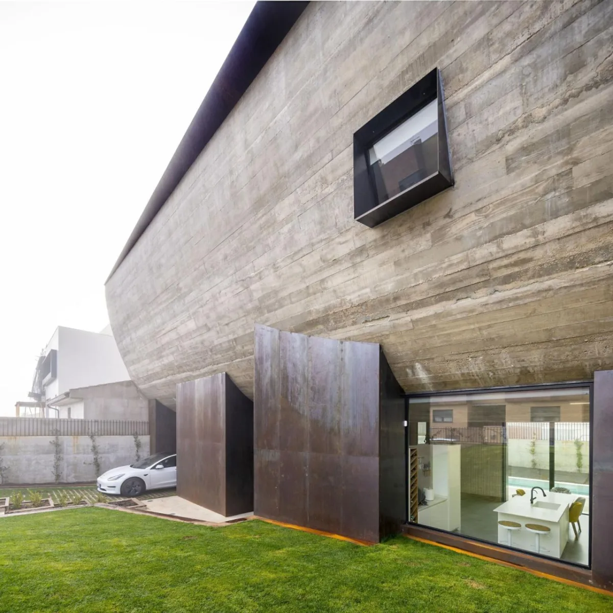 BIM建筑|混凝土外壳，NAU 住宅 / MUKA Arquitectura