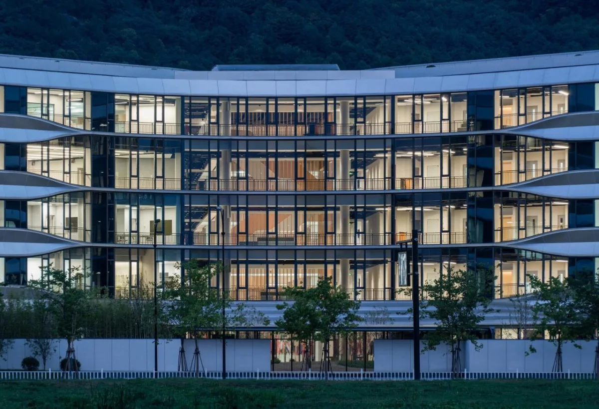 BIM建筑|Education Hub：HIS杭州国际学校 / 朱培栋-line+建筑事务所、gad